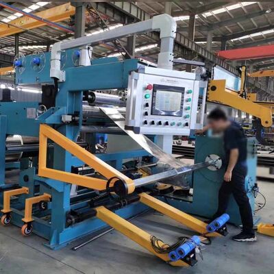 22kW 권선 동력, 0-18 RPM 속도 범위 및 정밀 권선을 위한 2세트 디버링 장치를 갖춘 변압기 포일 권선기